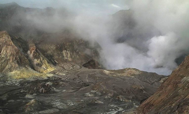 Stručnjaci: Iz vulkana na ljude padale stijene od 1000°C i otrovni oblaci